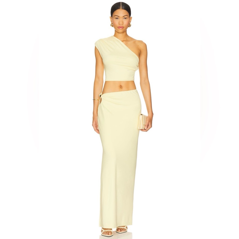 SNDYS × REVOLVE Baylee Skirt in Panna Cotta Keyhole Gold Detail Side Slit Small - Picture 4 of 16